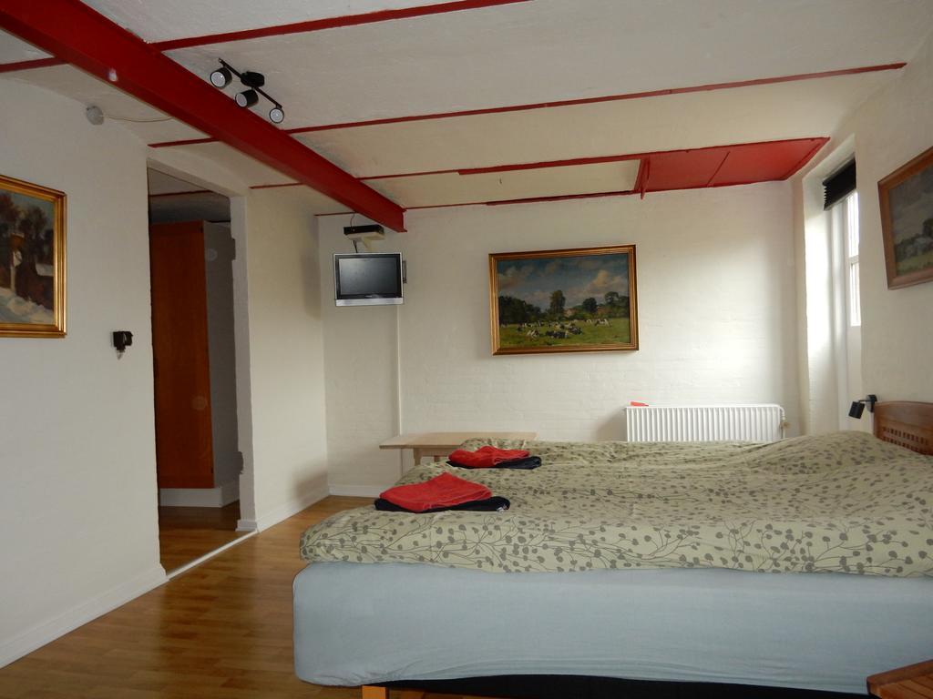 Den Gamle Kostald Bed & Breakfast Holsted Pokoj fotografie